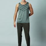 Men Slim Fit Round Neck Sleeveless Tank Top With arrow print at chest