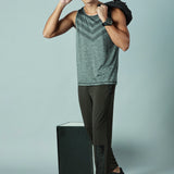 Men Slim Fit Round Neck Sleeveless Tank Top With arrow print at chest