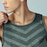 Men Slim Fit Round Neck Sleeveless Tank Top With arrow print at chest