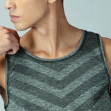 Men Slim Fit Round Neck Sleeveless Tank Top With arrow print at chest