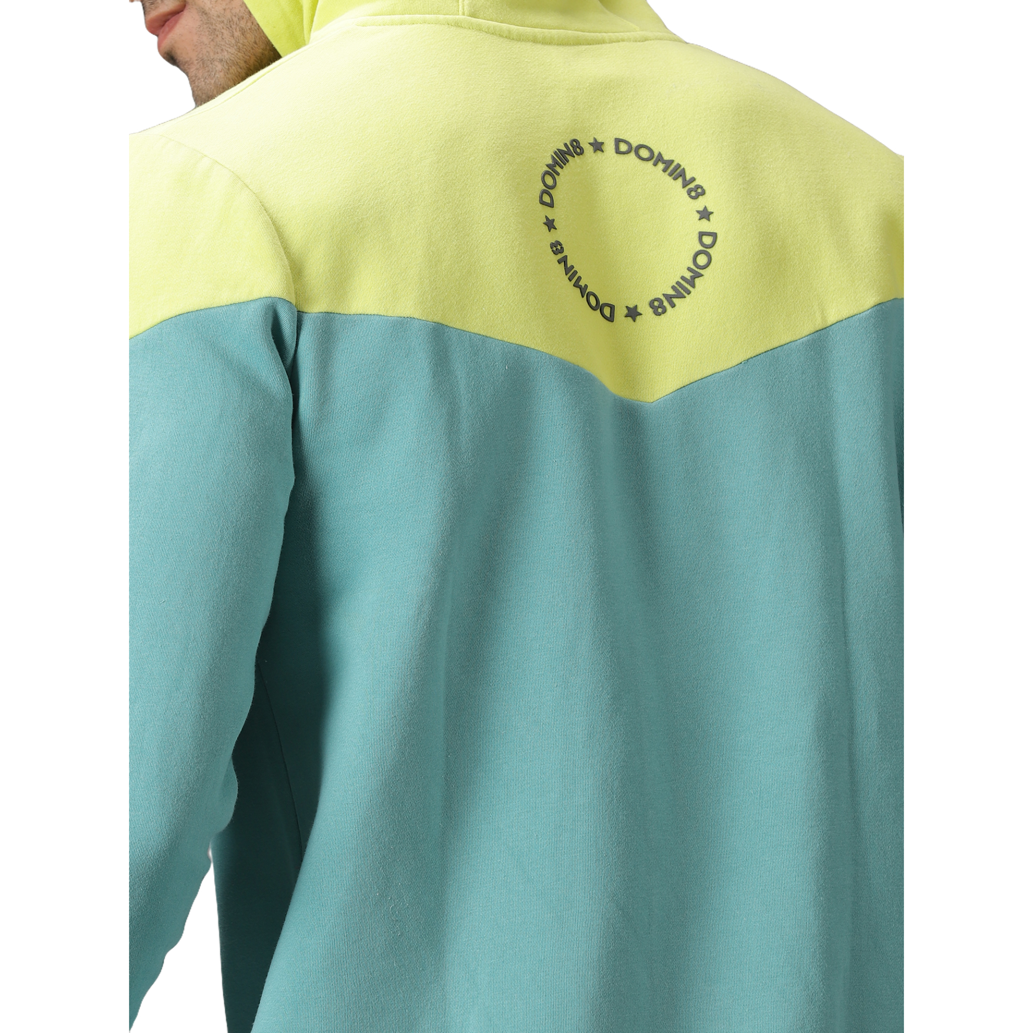 Comfortable men's colorblock sportswear for outdoor fitness