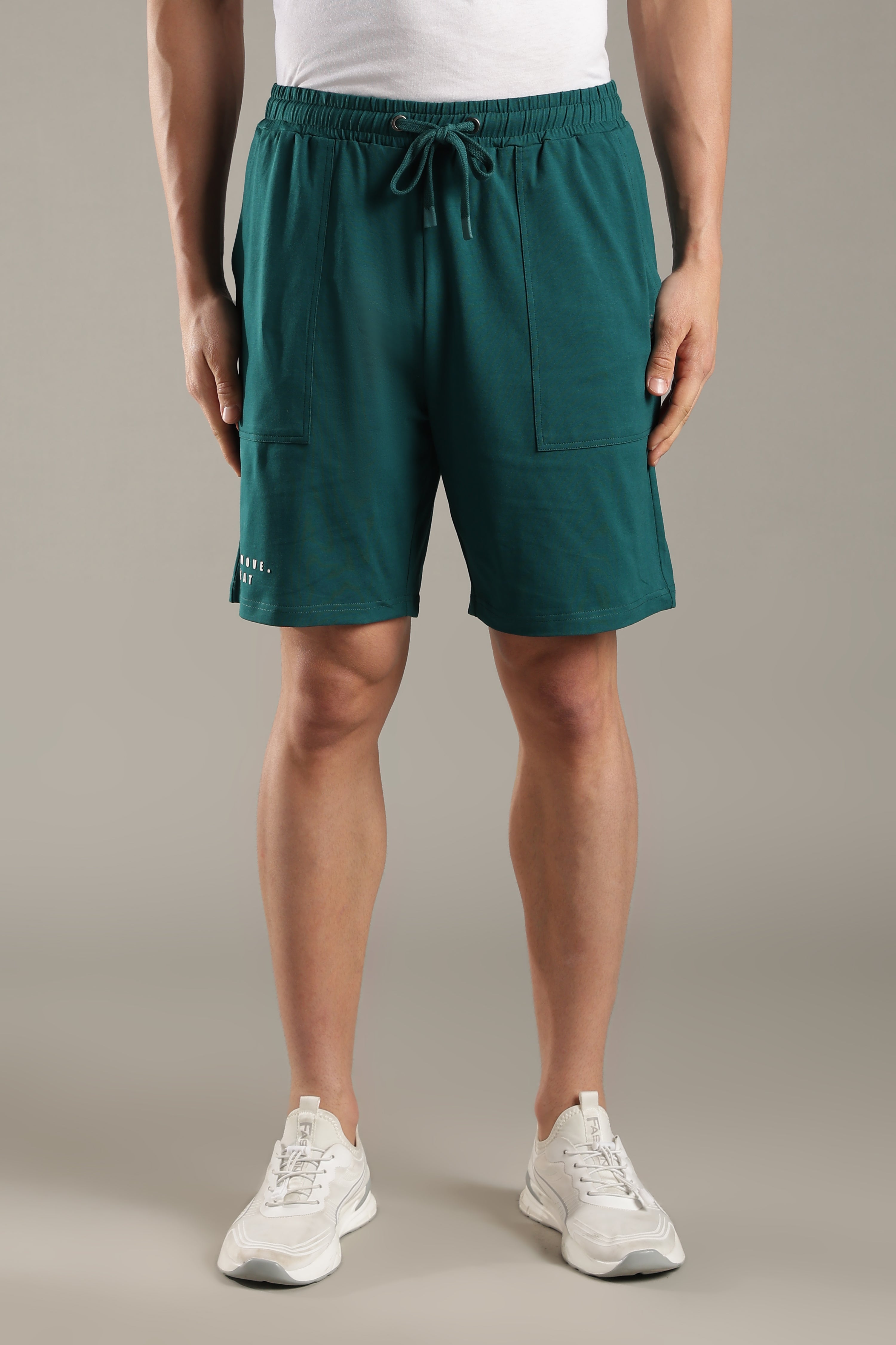 Comfortable Elastic Waistband Shorts Relaxed Fit with Functional Front Patch Pockets
