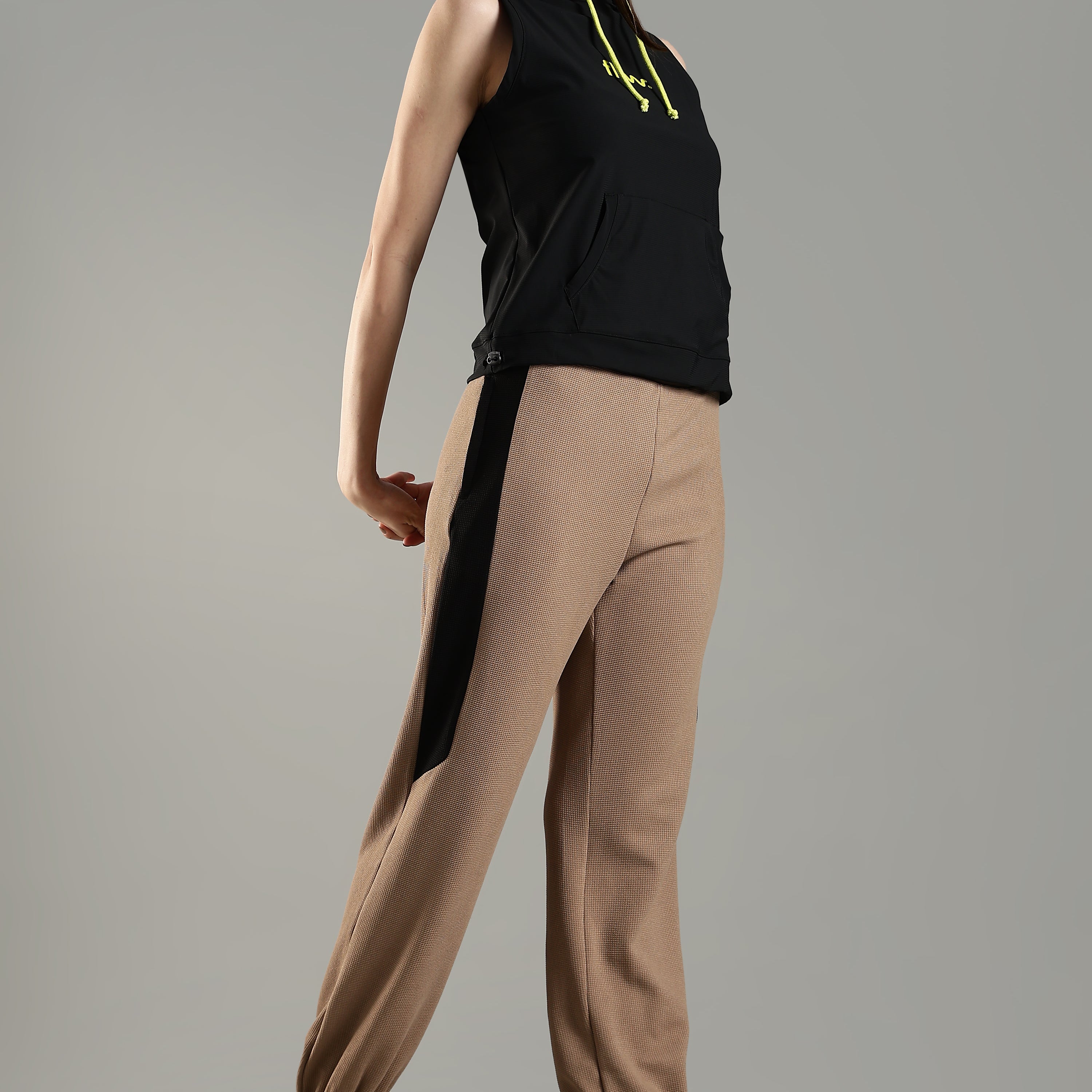 Women’s Sleeveless Hoodie with Adjustable Waist and Kangaroo Pocket