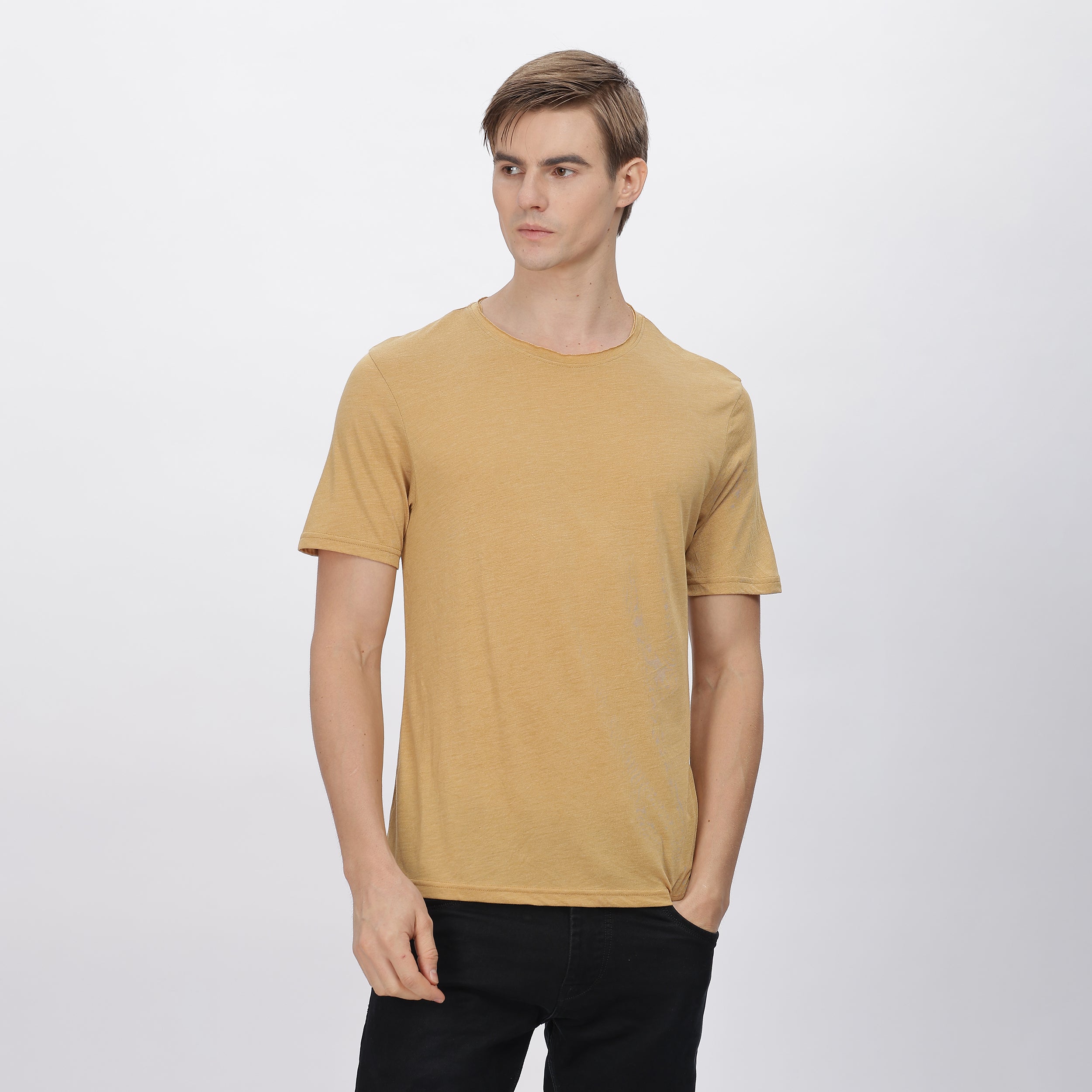 Men's mustard yellow t-shirt – ultra-soft and sustainable fabric

