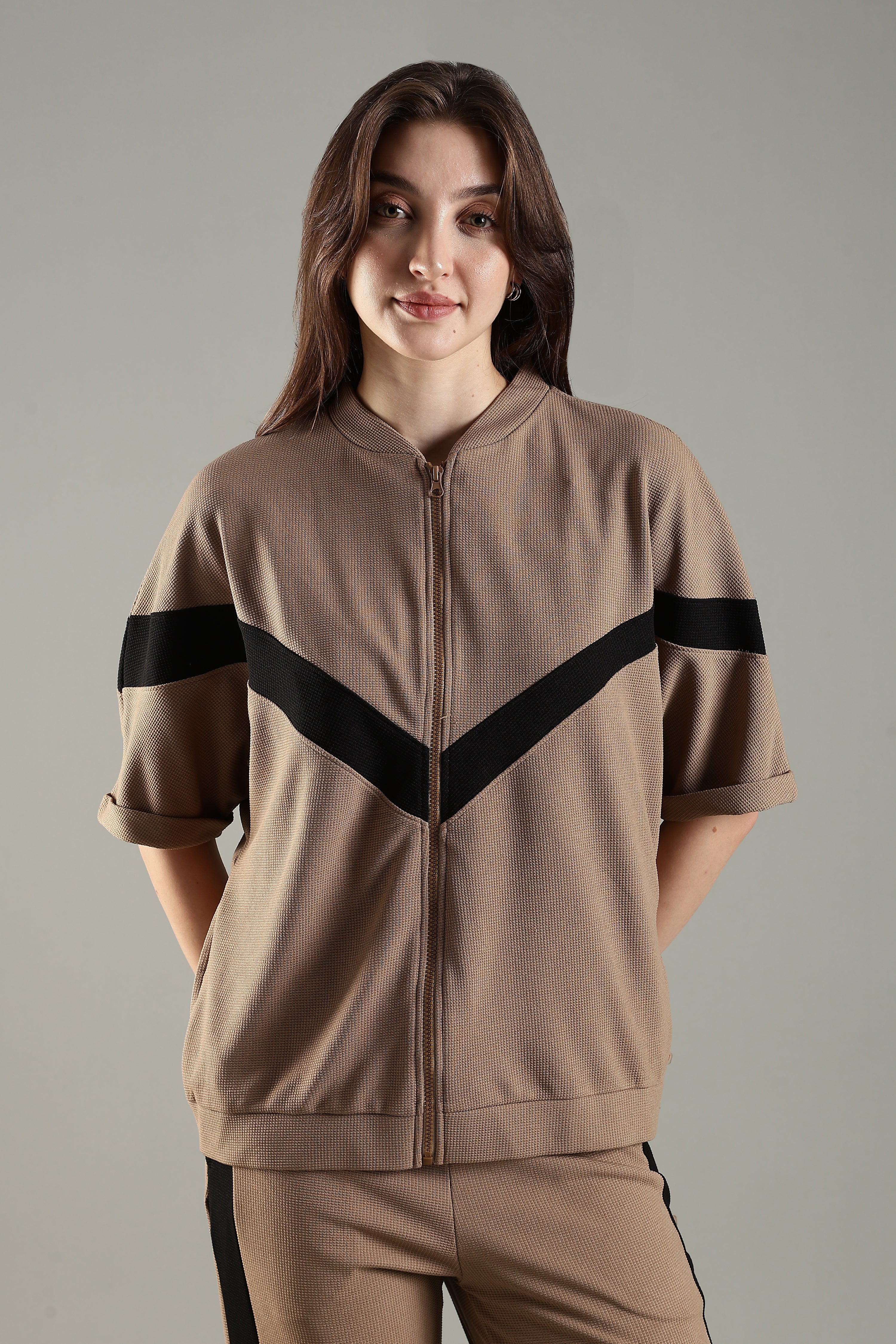 Women’s Half Sleeve V-Neck Textured Zipper Jacket