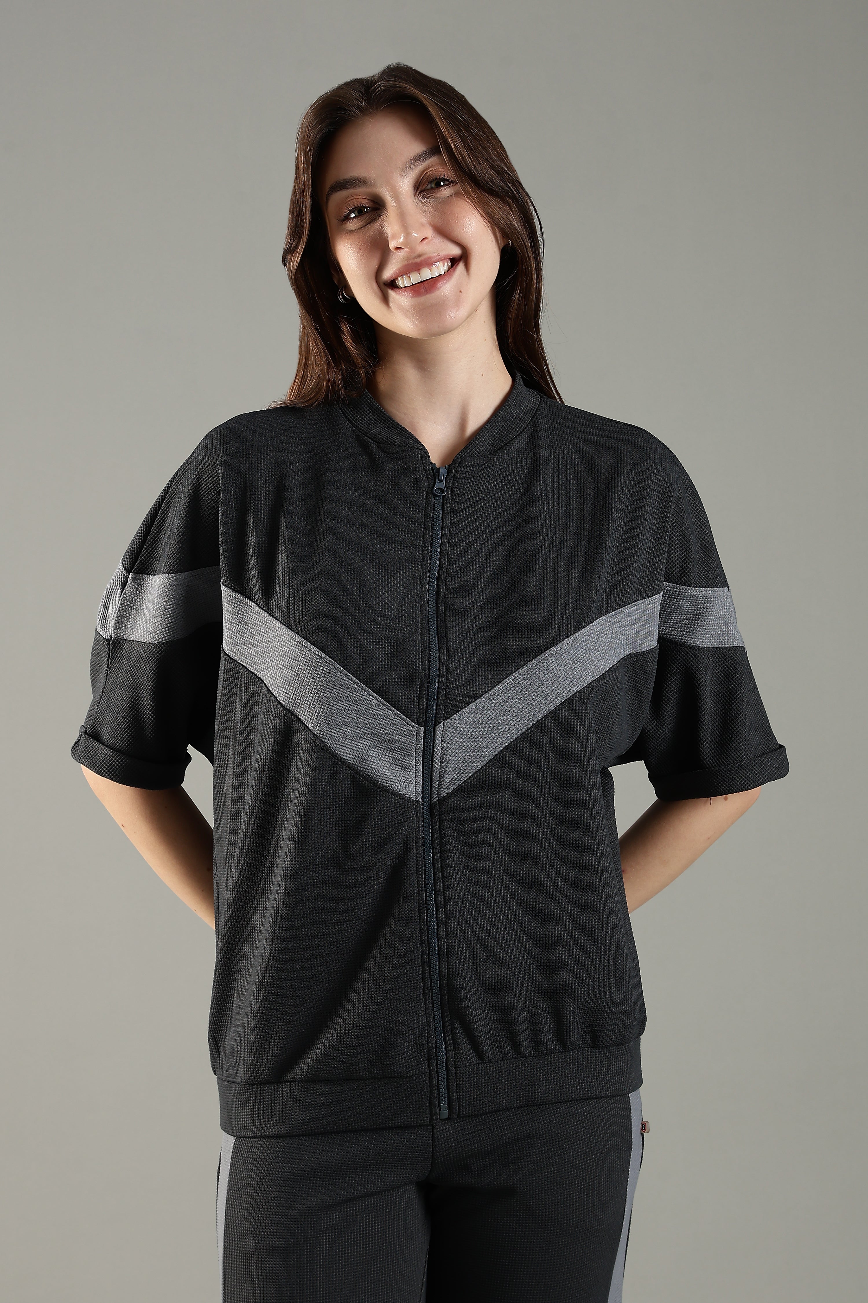 Women’s Half Sleeve V-Neck Textured Zipper Jacket