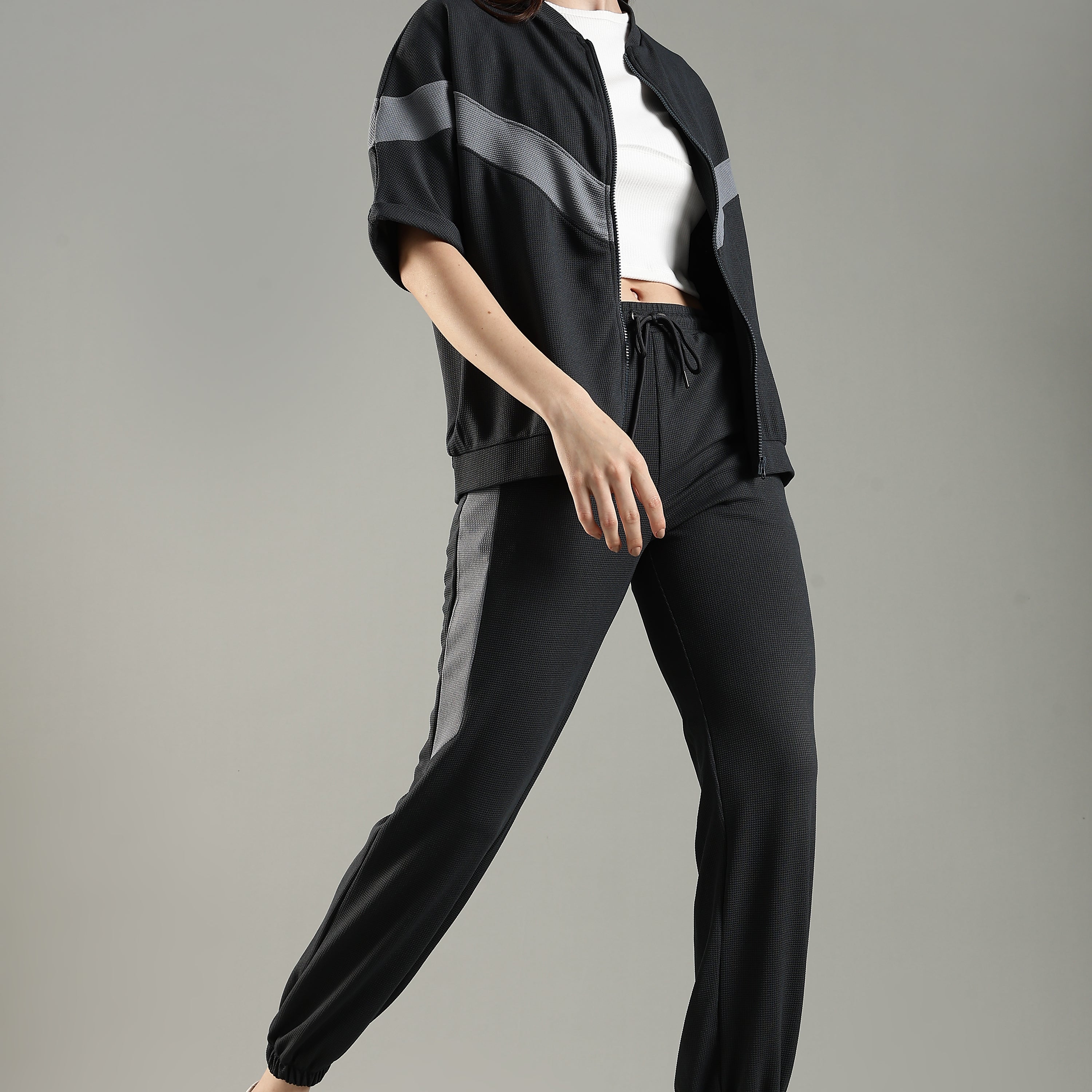 Women's Cut & Sew Raglan Sleeve Hoodie with Stylish Printed Flap & Pockets