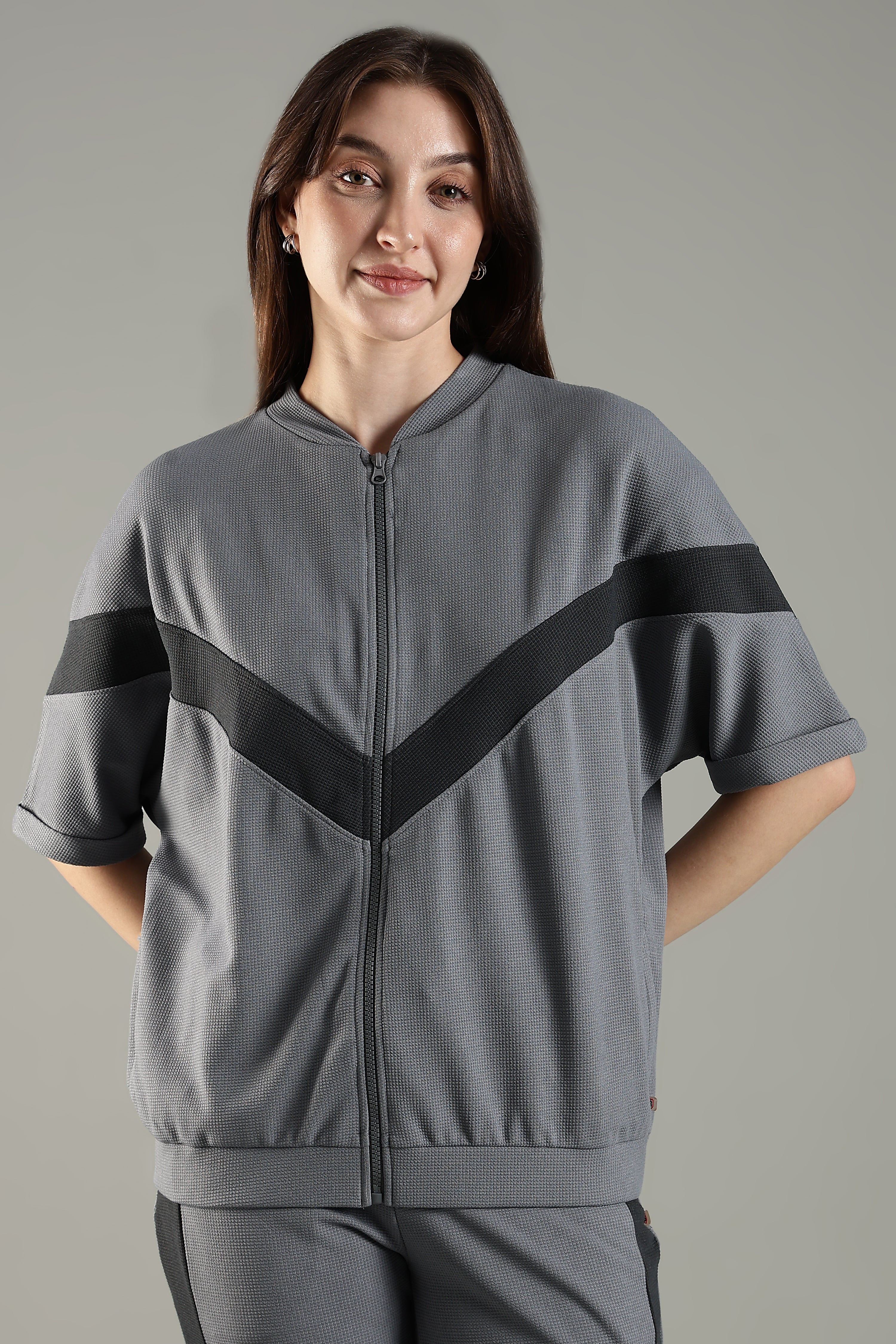 Women’s Half Sleeve V-Neck Textured Zipper Jacket