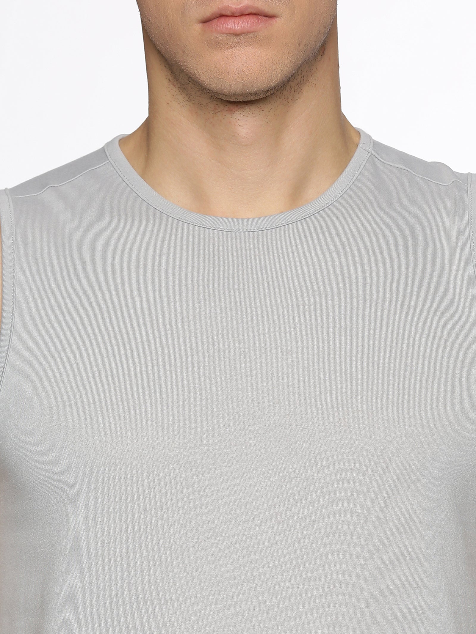 Breathable workout tank for men in stylish grey color
