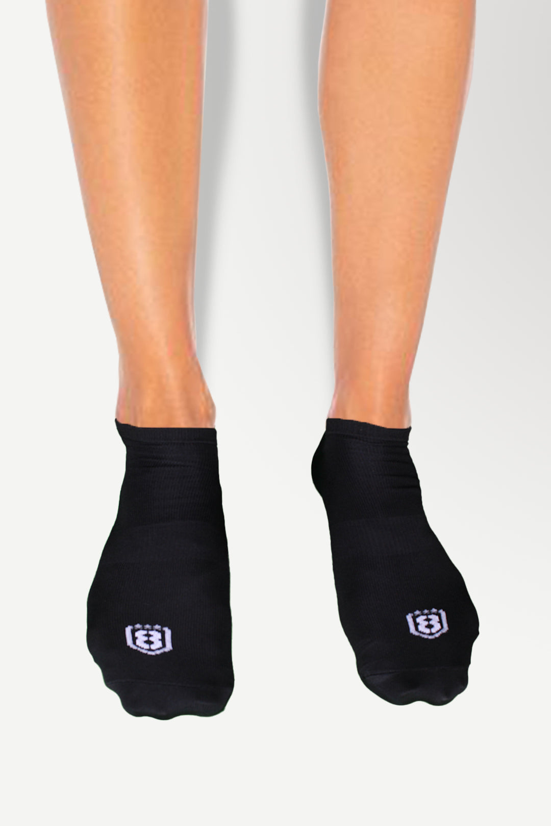 Low ankle socks with rubber grip – secure and slip-resistant design