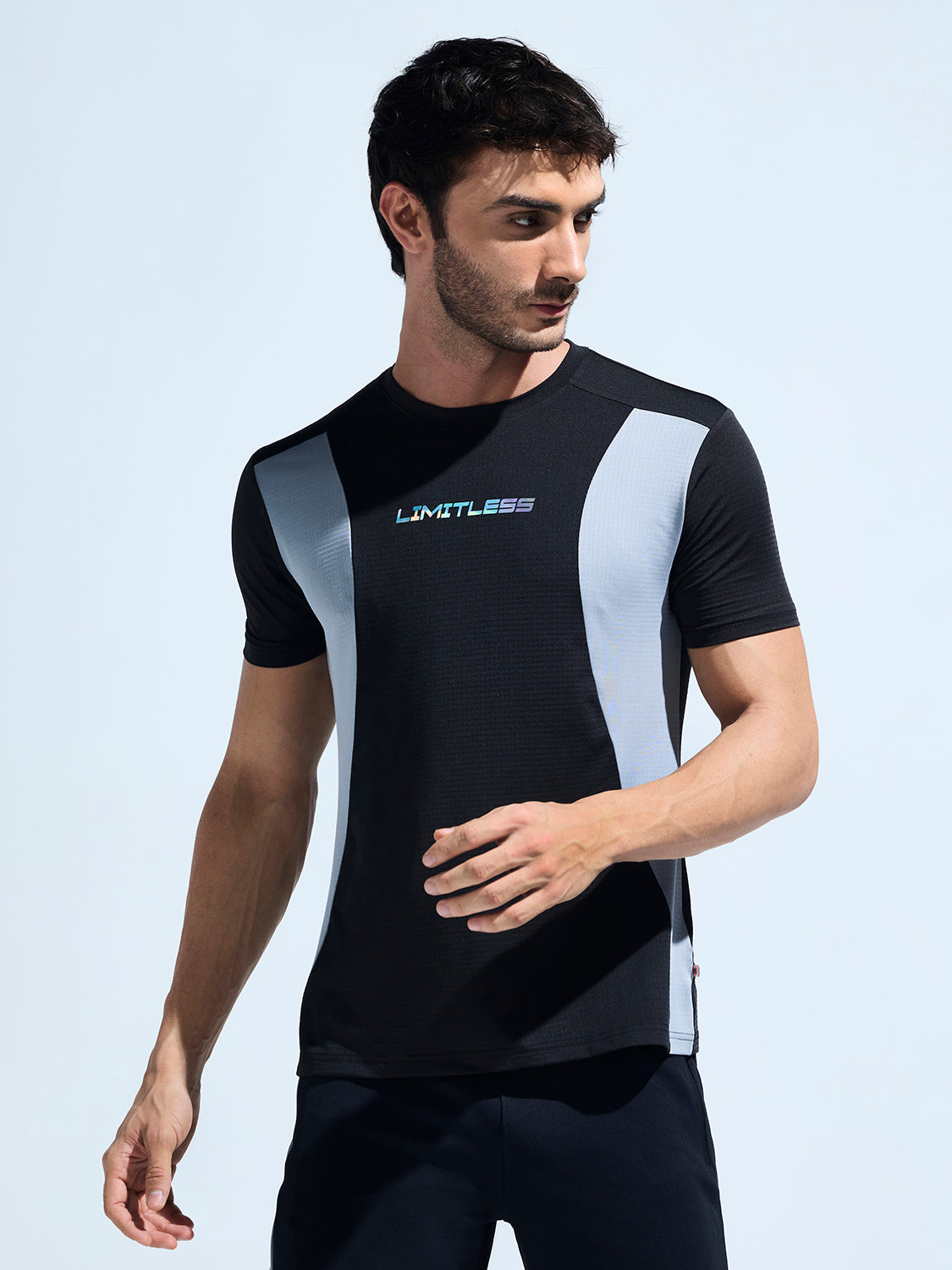 MEN’ CUT & SEW T SHIRT WITH CHEST PRINT ( HOLOGRAM)