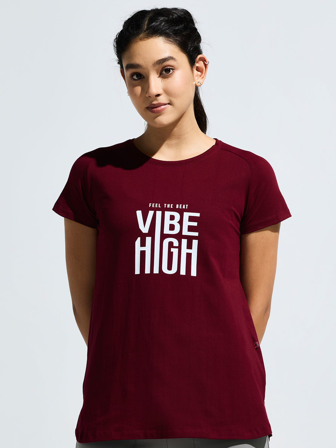 Women’s Raglan Sleeve Graphic Long Top with Curve Hem