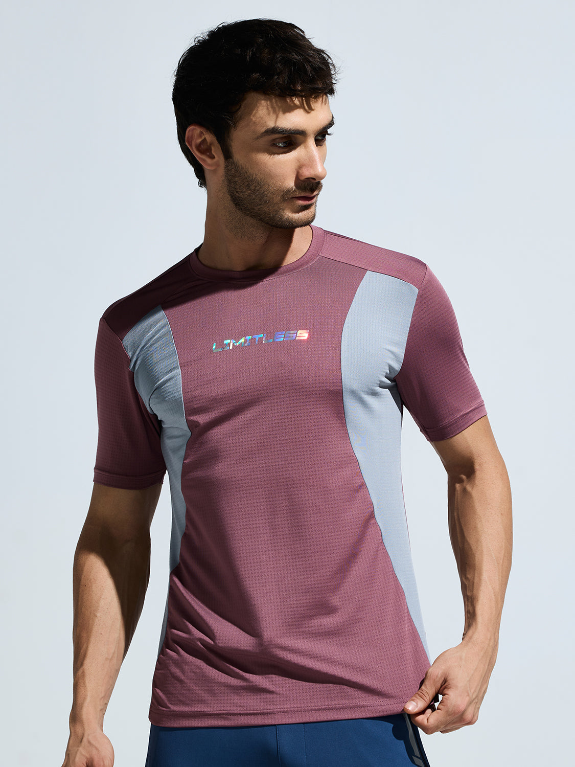MEN’ CUT & SEW T SHIRT WITH CHEST PRINT ( HOLOGRAM)